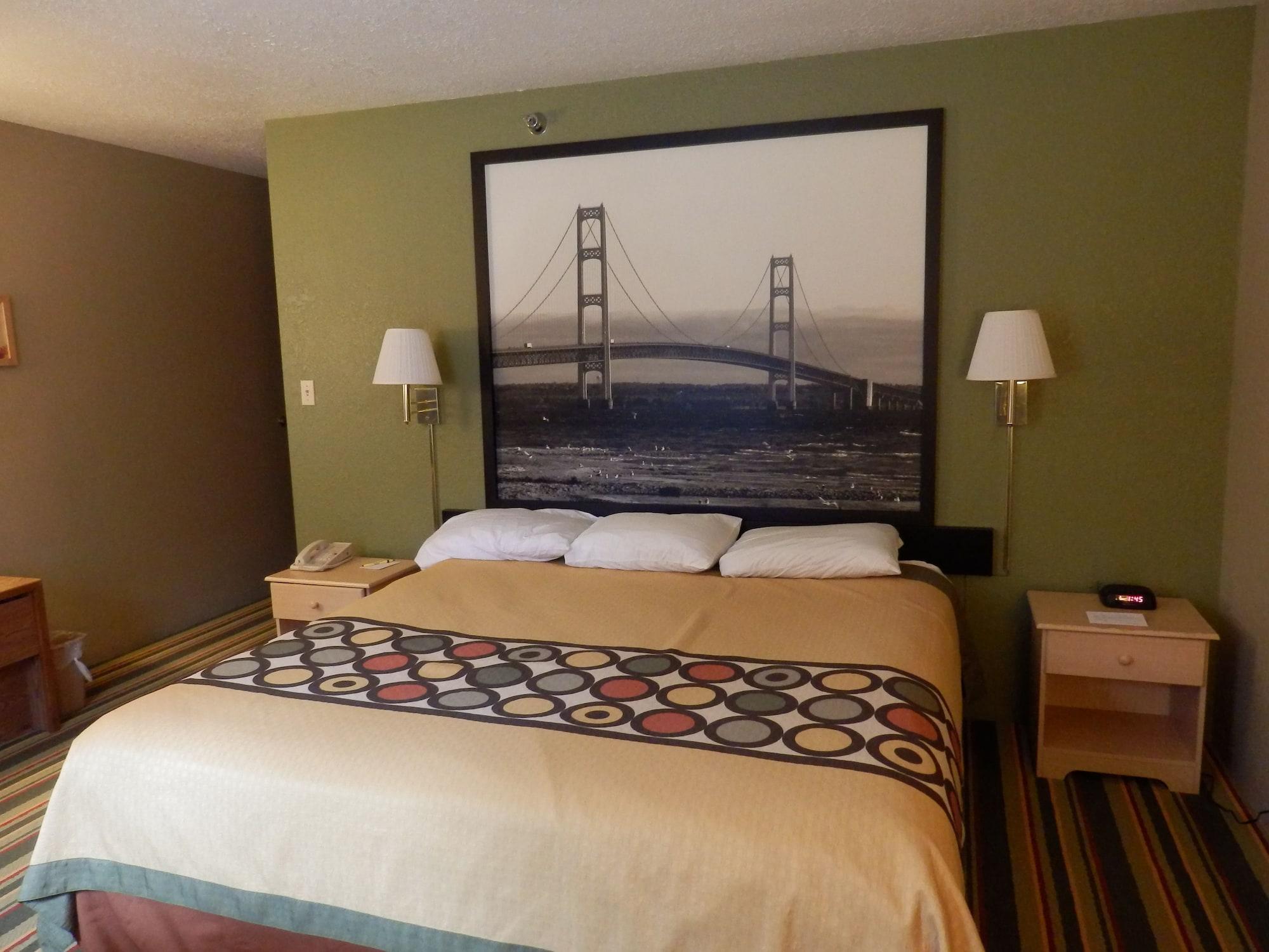 Super 8 By Wyndham Grayling Hotel Exterior photo