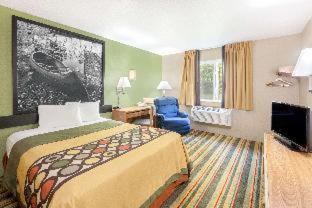 Super 8 By Wyndham Grayling Hotel Room photo